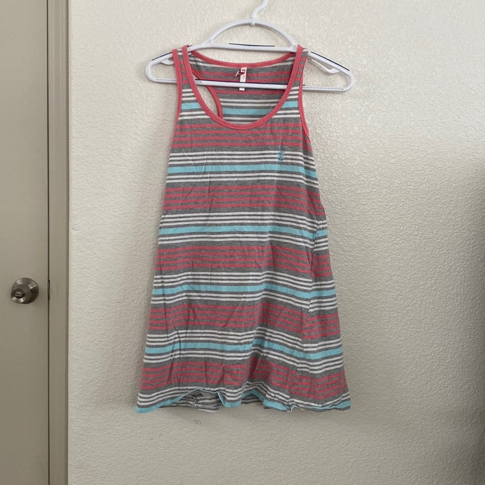 I am selling this Izod tank top size Medium